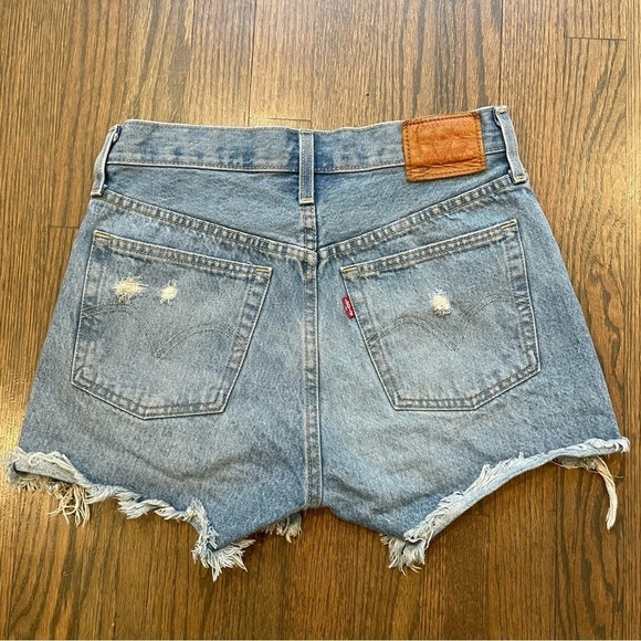 LEVI'S Premium 501 High Rise Short in Fault Line size 26 Style 56327-0012 - Picture 9 of 12